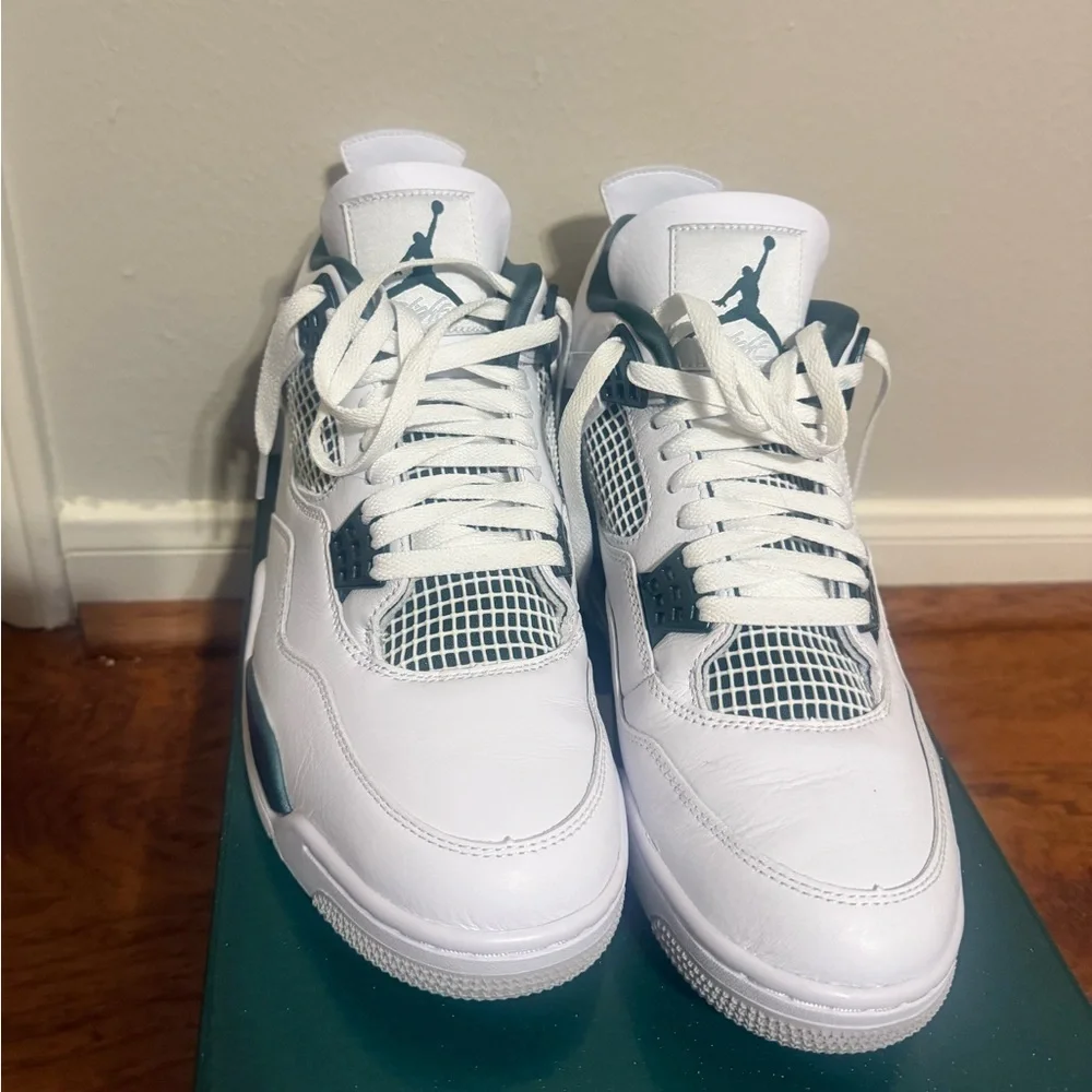 Air Jordan 4 Retro White/Oxidized Green Like New With Box Size 11 FQ8138-103